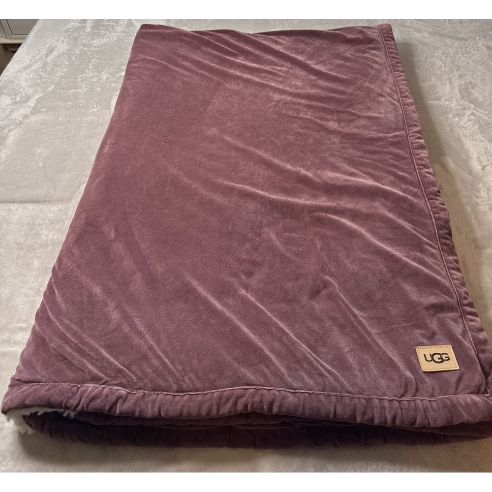 UGG AUSTRALIA, CLASSIC COCO PLUSH SHERPA BLANKET/THROW 50x70 OFF WHITE/MAUVE